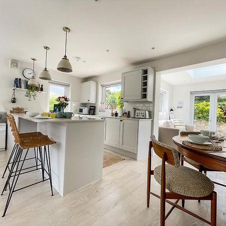 Seafeathers - Luxury Holiday Home With Sea Views Overcombe Exterior photo
